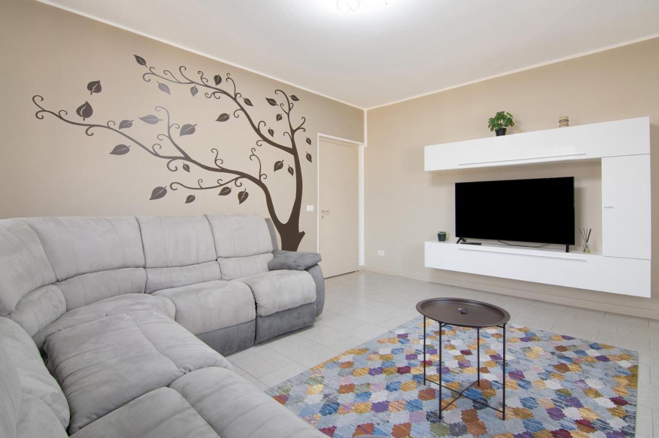 Colico Center Apartment Luaran gambar